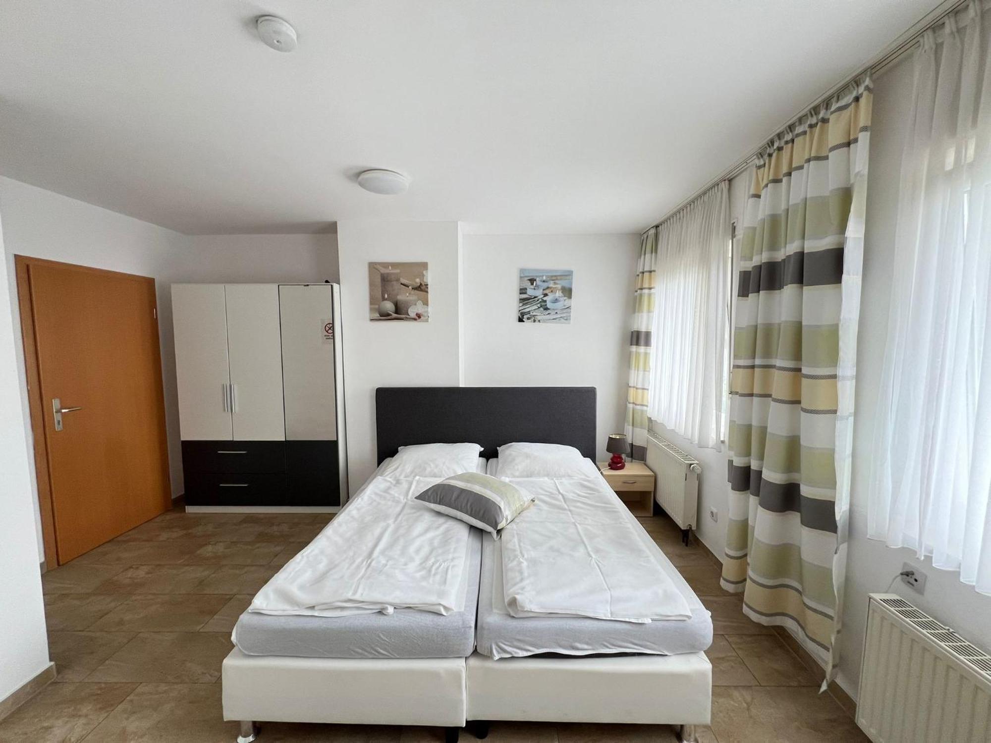 Hotel Restaurant Neffelthal Kerpen  Room photo